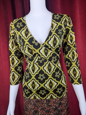 Vintage Y2K J.T.B. Black & Green Psychedelic Floral Deep V 3/4 Sleeve Wrap Top